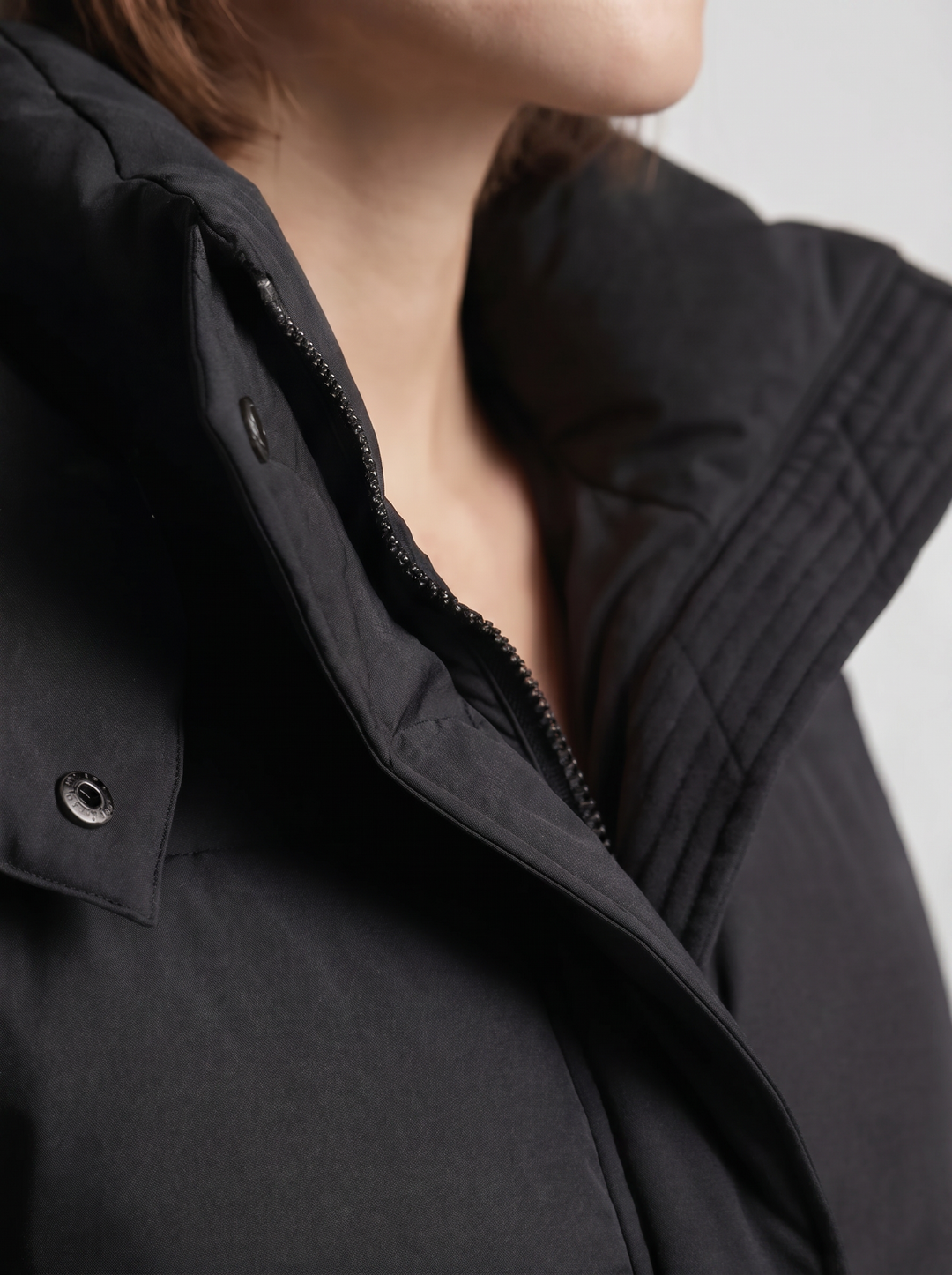 Women's Cropped Puffer Jacket with Funnel Neck Collar