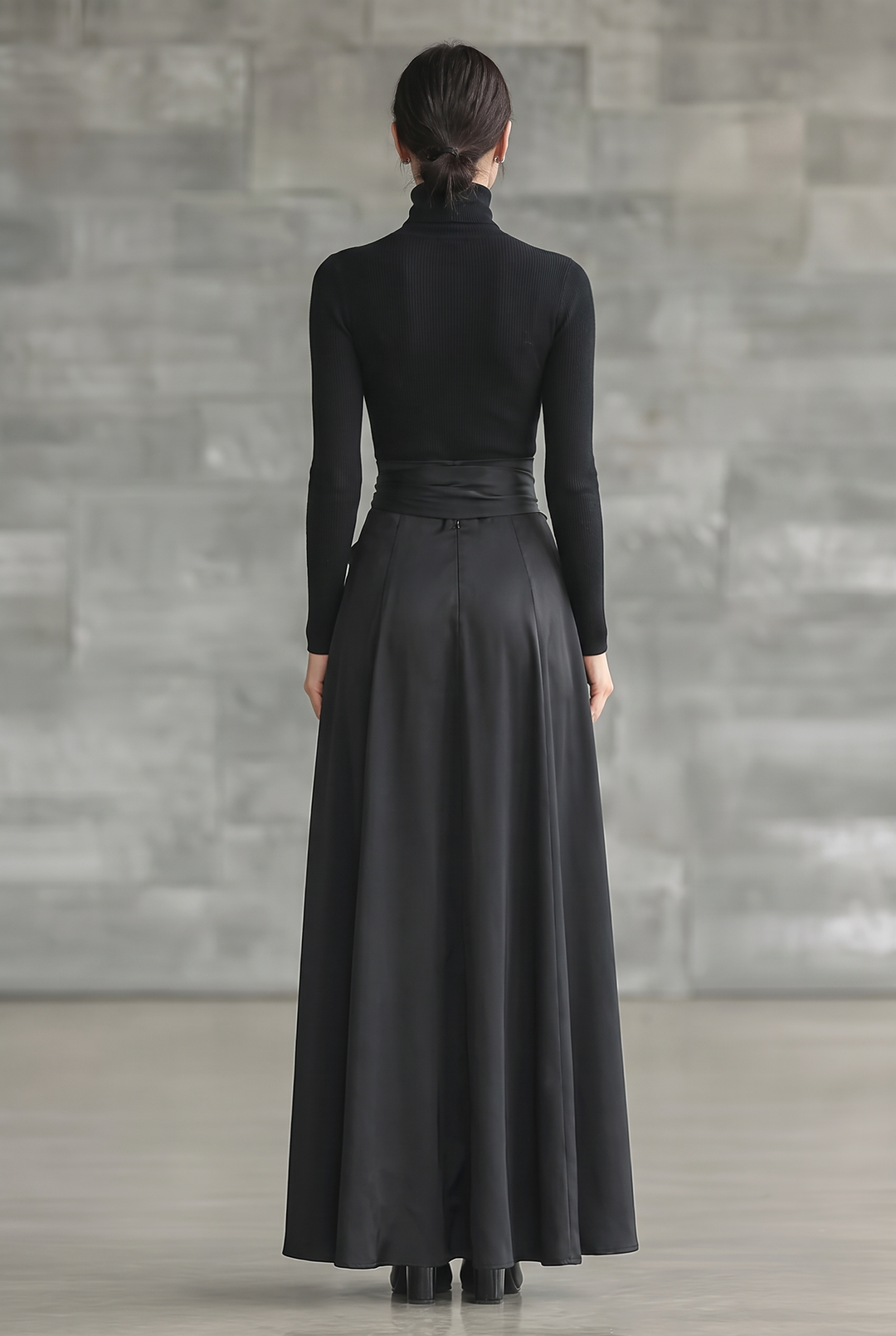 Women's Turtleneck Tie-Waist Maxi Dress