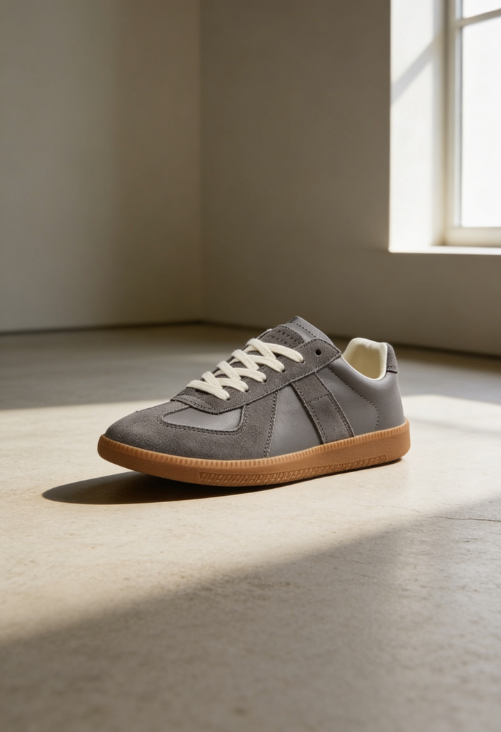 Men's Suede Retro Trainers with Gum Rubber Sole