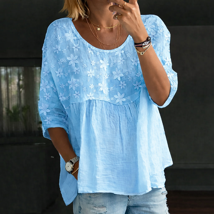 Women's Floral Embroidered Blouse in Relaxed Fit